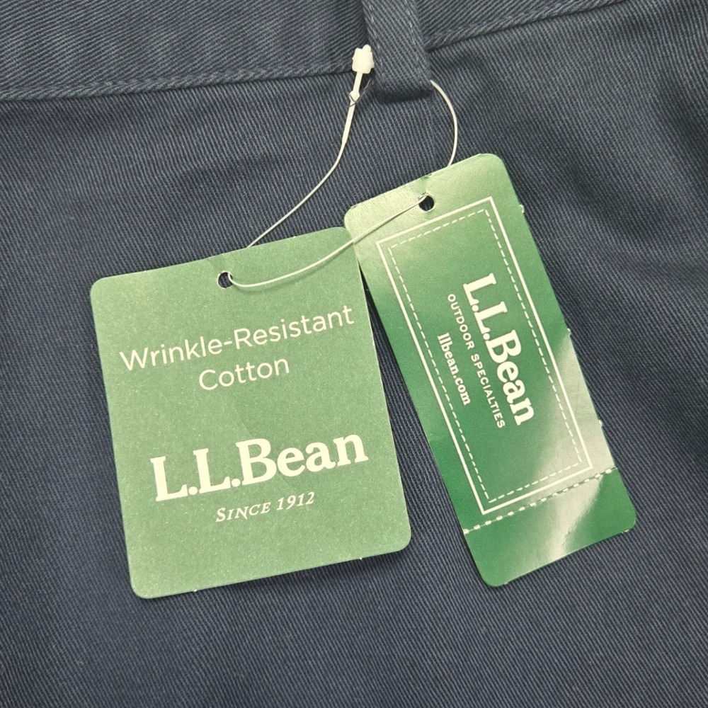 L.L.Bean Navy Blue Wrinkle Resistant Cotton Shorts - Women's Size 18 - Picture 4 of 10